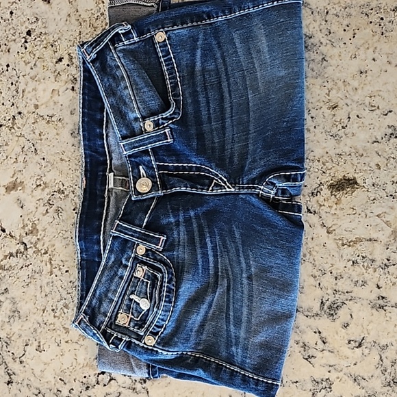 True Religion Bermuda Jean Shorts - Picture 9 of 13